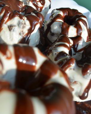 Пирожное Шоколадный вулканчик для хороших учеников