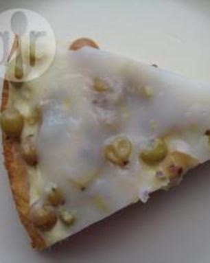 Пирожные с начинкой из суфле и ягодами