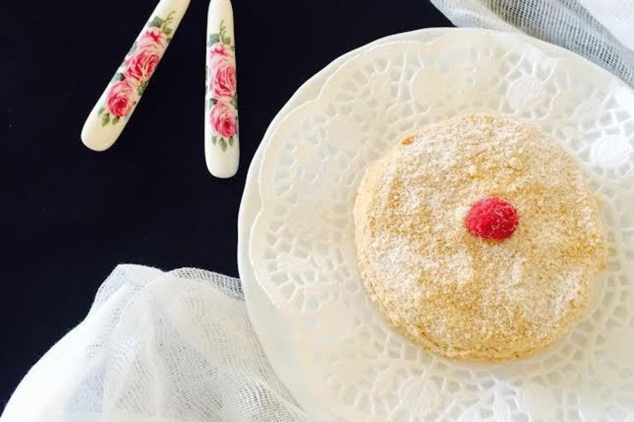 Рецепт слоеного медового пирожного