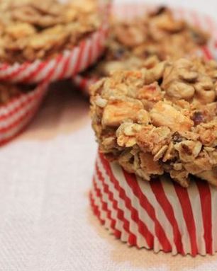 Яблочно-финиковое пирожное