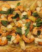 Пицца из лаваша с креветками, артишоками и моцареллой