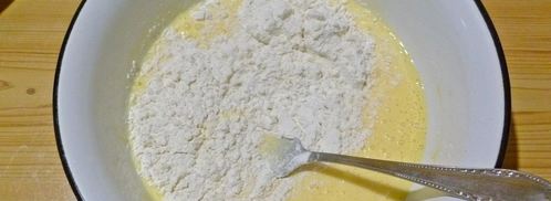 пицца на жидком тесте со свининой, помидорами и перцем. Шаг 4