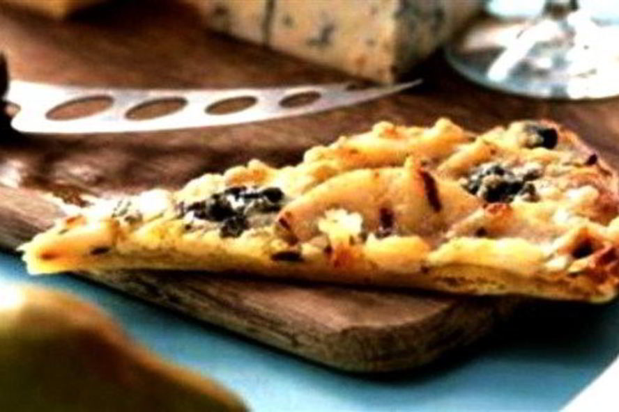 Рецепт пиццы с голубым сыром и грушей
