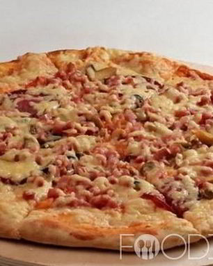 Пицца с колбасой