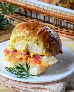 Пицца в мягких булочках