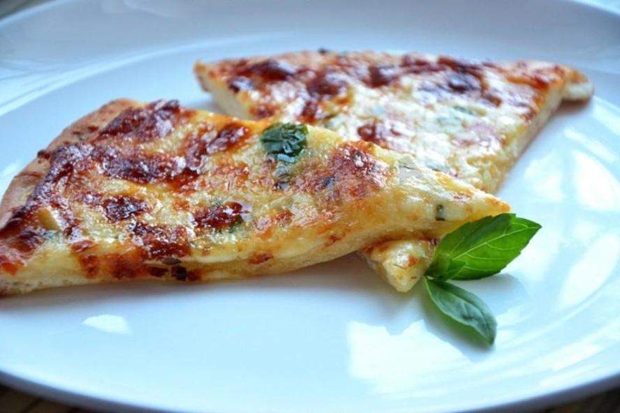 Рецепт сырной пиццы