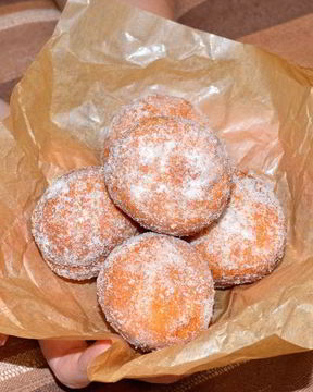 Дрожжевые пончики