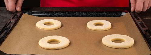 классические пончики со сладкой помадкой. Шаг 5