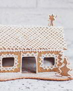Домик пряничный с сахарными узорами