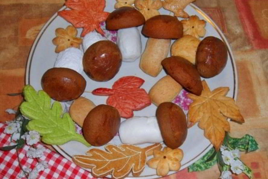 Рецепт пряников белых грибы и фигурное сырное печенье в хрустящей глазури