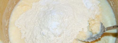 шарлотка на кефире в мультиварке. Шаг 4