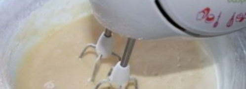 шарлотка с бананами в мультиварке. Шаг 2