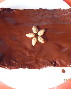 Шарлотка с грушами и шоколадной помадкой