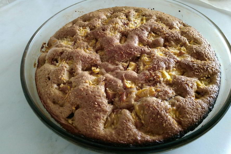 Рецепт шарлотки с персиками