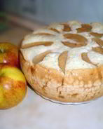 Шарлотка с творогом в мультиварке