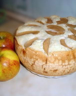 Шарлотка с творогом в мультиварке