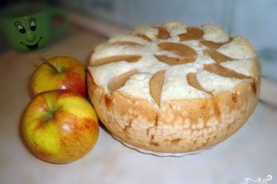 Рецепт шарлотки с творогом в мультиварке