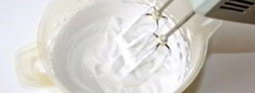 шарлотка с яблоками и безе. Шаг 7