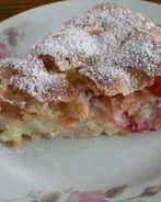 Шарлотка с яблоками и клюквой в духовке