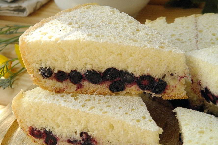 Рецепт шарлотки с ягодами