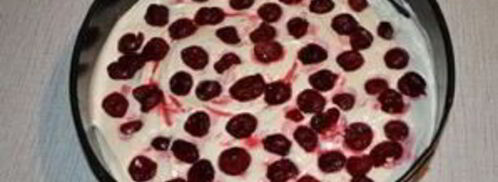 шарлотка с замороженной вишней. Шаг 6