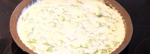 шарлотка со щавелем. Шаг 3