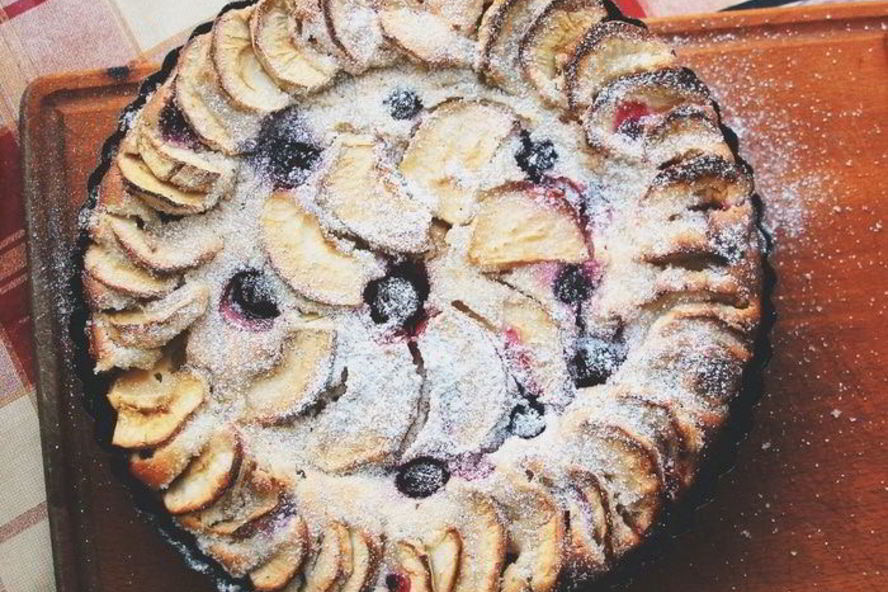 Рецепт сливочной шарлотки с кислинкого