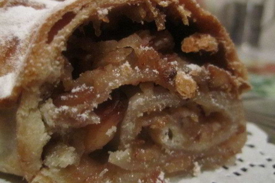 Рецепт постного яблочного штруделя