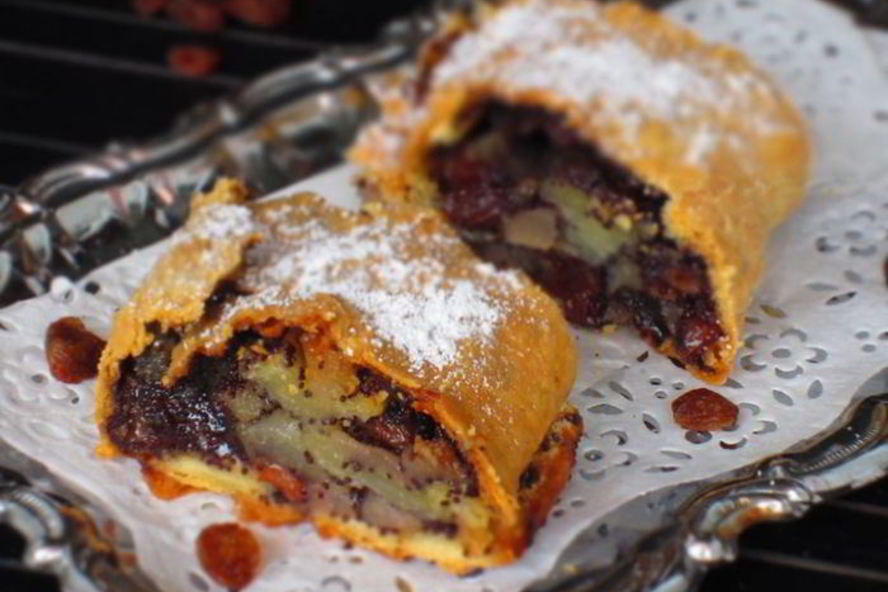 Рецепт штруделя с грушами, изюмом и маком