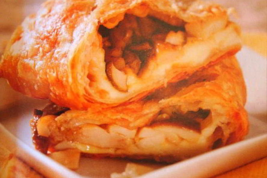 Рецепт штруделя с лесными грибами и сыром