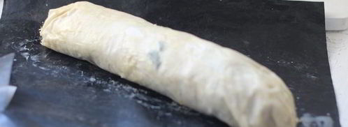 штрудель с лососем, моцареллой и шпинатом. Шаг 4