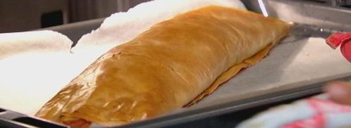 штрудель с тыквой, изюмом и вяленой вишней. Шаг 12