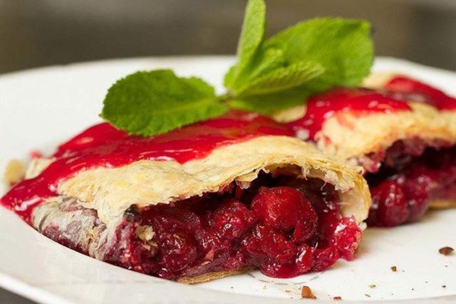 Рецепт штруделя с замороженной вишней и корицей