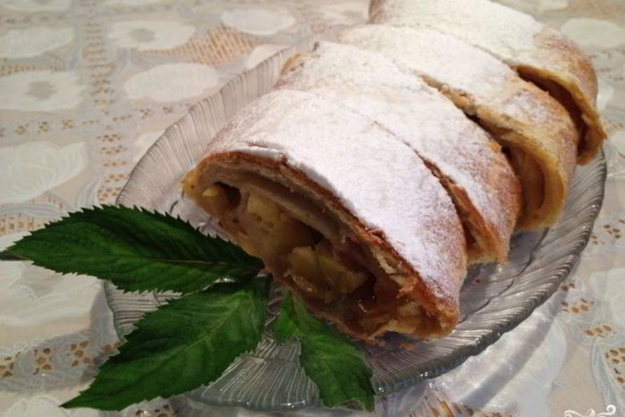 Рецепт слоеного штруделя с яблоками