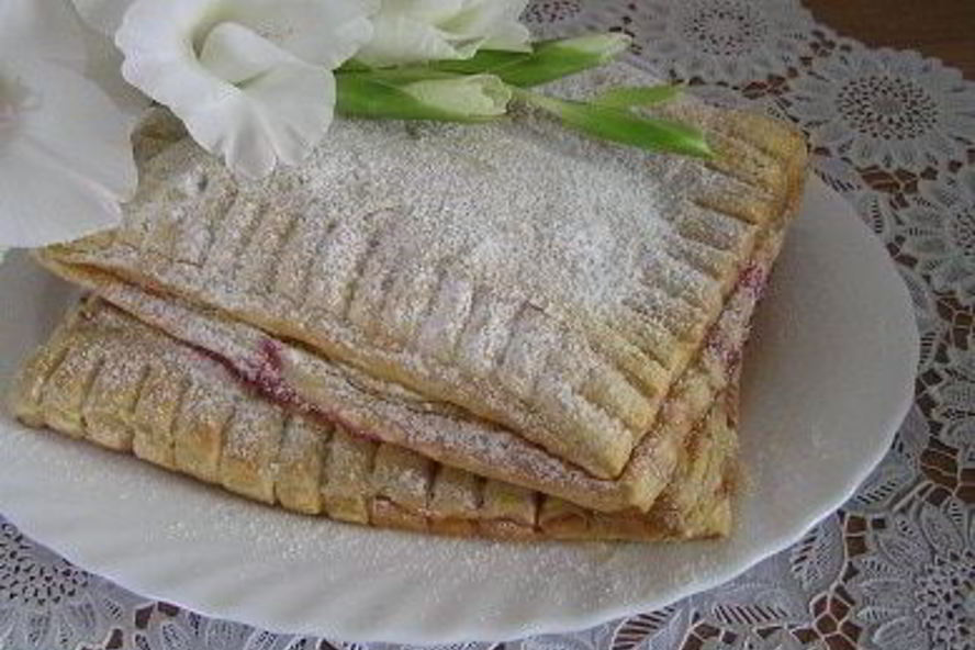 Рецепт вишневого штруделя с крыжовником