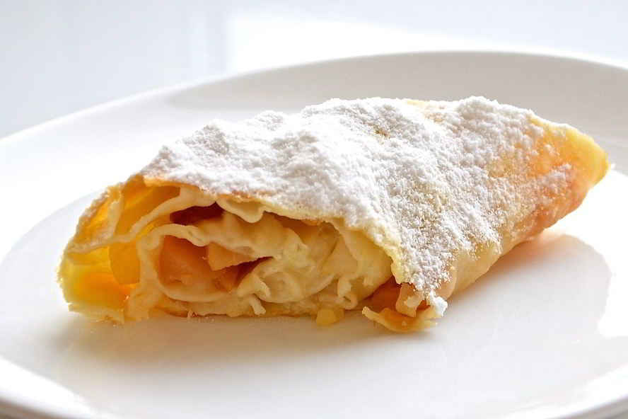 Рецепт яблочного штруделя из слоеного дрожжевого теста