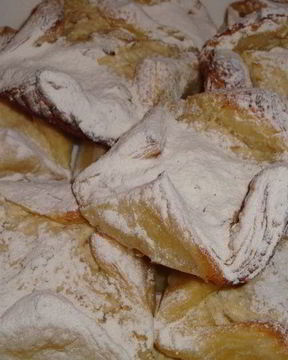 Слойки по-киевски с творогом