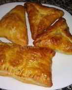 Слойки с картофелем и грибами из слоеного теста