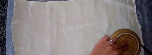 слойки с картофелем и грибами из слоеного теста. Шаг 5