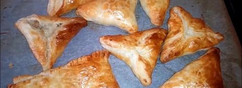 слойки с картофелем и грибами из слоеного теста. Шаг 9