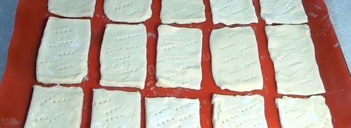 слойки с клубникой и кремом. Шаг 3