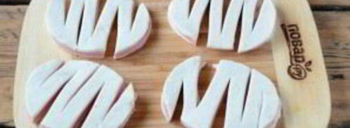 слойки с колбасой зигзаг. Шаг 4