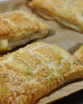 Слойки с сулугуни