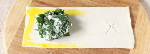 слойки с сыром и свекольными листьями. Шаг 8