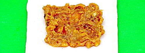 слойки с вареной сгущенкой и орехами. Шаг 7