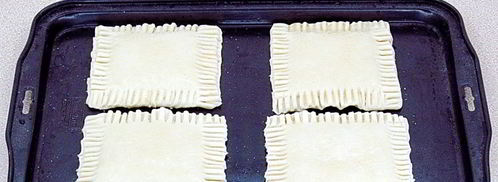 слойки с вареной сгущенкой и орехами. Шаг 9