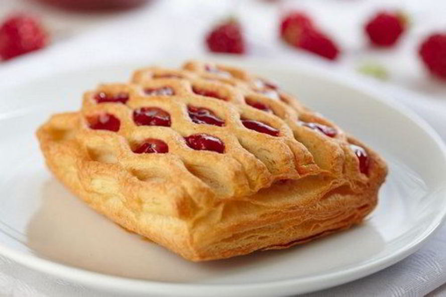 Рецепт слоек с вишней из бездрожжевого теста