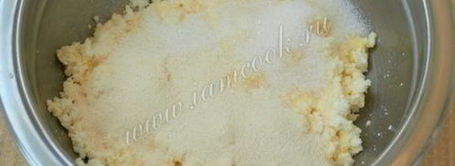 сырники с манкой и изюмом. Шаг 4