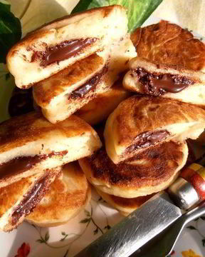 Сырники с шоколадным вулканчиком — праздничный завтрак