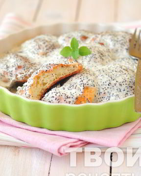 Сырники в духовке под сметанным соусом